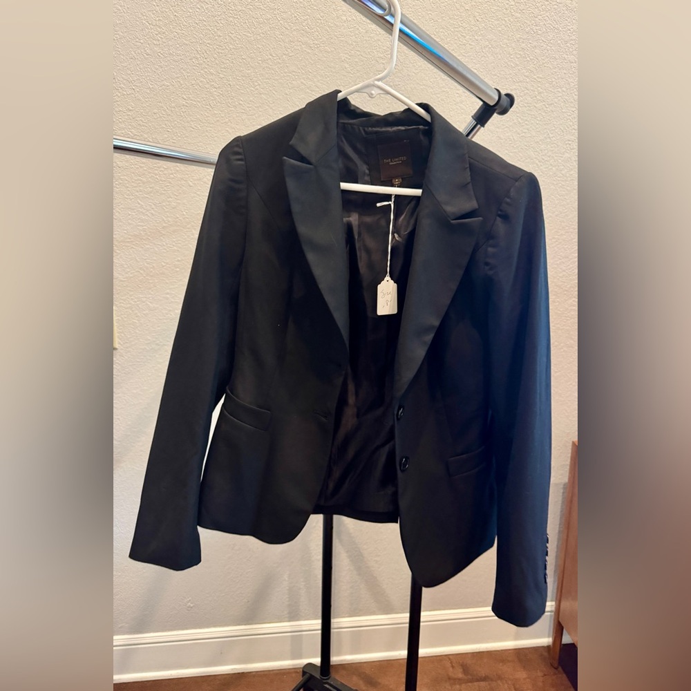 Elegant Black Women's Blazer